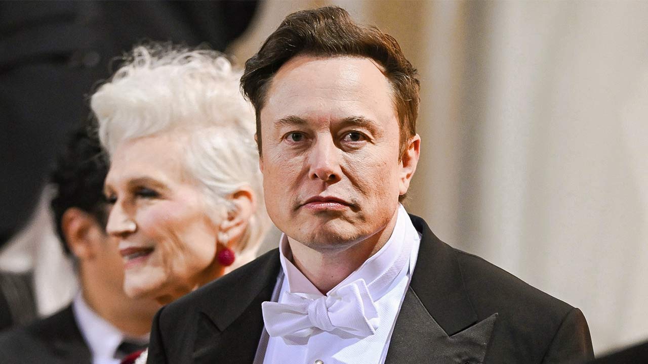 Elon Musk Makes Explosive Discovery In Twitter Hqs Closet Goes Viral