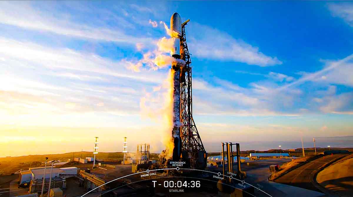 Falcon 9 Booster B1082 Completes 11th Flight