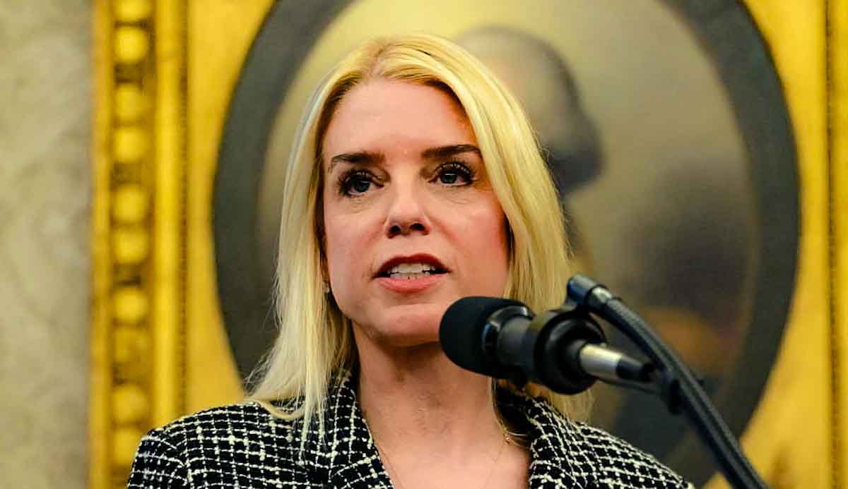 AG Pam Bondi Issues Strong Warning to Illinois, New York Governors Over Federal Law Compliance