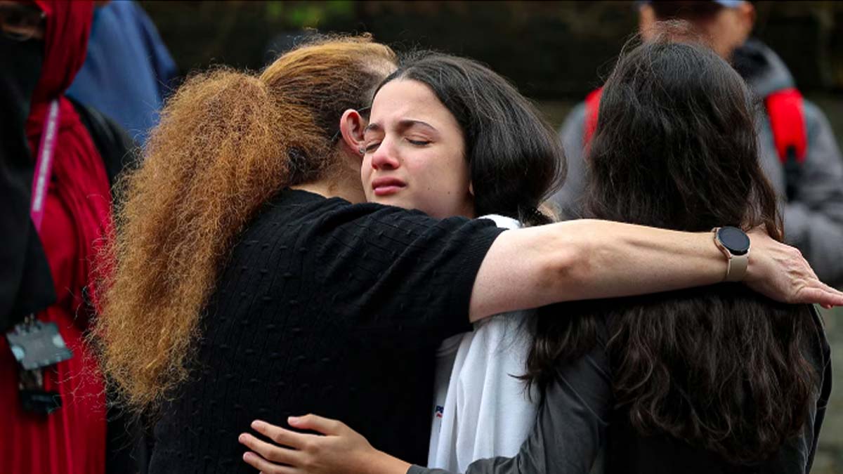 Two Jewish Worshippers Killed, Three Seriously Injured in Attack Outside Manchester Synagogue