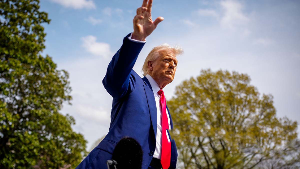 Trump Demands 'Nuclear Option' to Nuke Filibuster and End Month-Long Government Shutdown